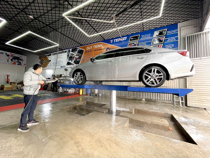 Tay quay rửa xe 360 độ giúp rửa xe tiện hơn