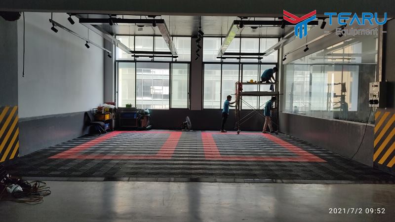 Lắp đặt tấm lót sàn cho Toyota Thanh Xuân ở Thanh Xuân - Hà Nội