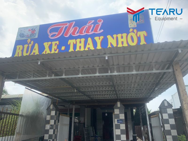Tiệm rửa xe thay nhớt Thái