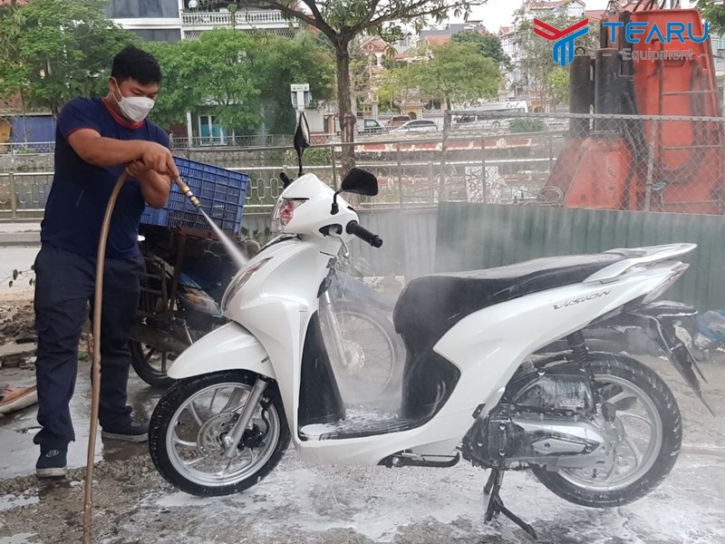 Quy trình rửa xe máy chuyên nghiệp cho anh em làm nghề