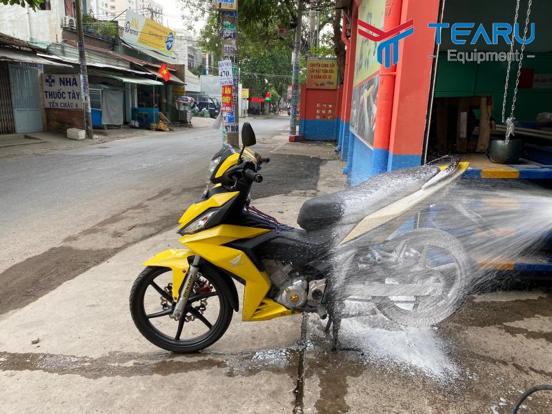 Mô hình rửa xe máy không chạm