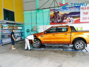 Xe mới mua có nên rửa không?