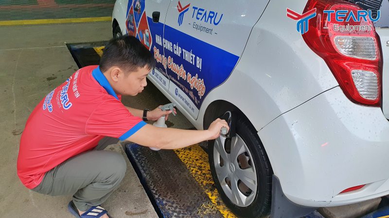 Tìm hiểu dung dịch dưỡng bóng lốp xe ở Hà Nội