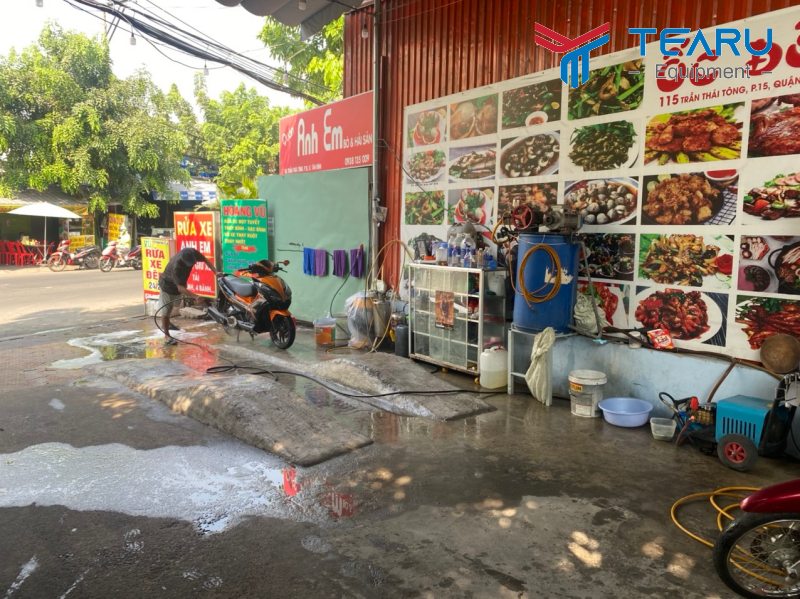 Tiệm rửa xe Hoàng Vũ