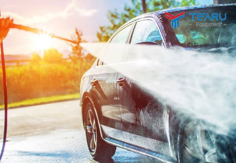 Rửa xe ngoài trời dưới nhiệt độ cao