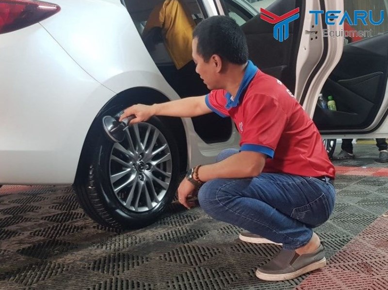 Bảo dưỡng lốp thường xuyên sẽ giúp hạn chế quá trình xuống cấp của lốp xe