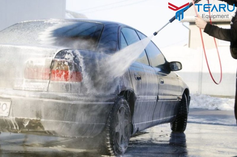 Bảo vệ bản thân dưới tác động của môi trường khi rửa xe