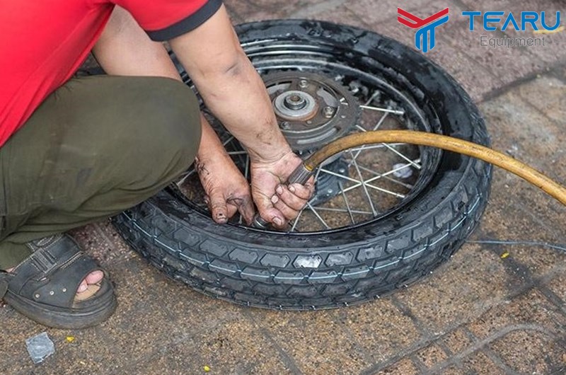 Có một số biện pháp mà bạn có thể thực hiện để đảm bảo an toàn khi nổ lốp