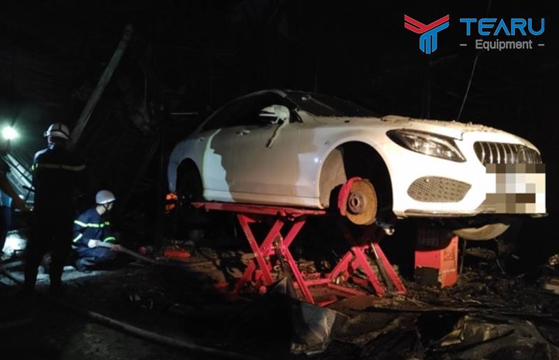 Chiếc xe trong vụ cháy gara ô tô ở Hà Nội