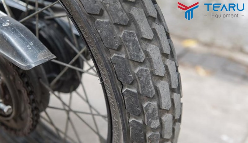 Lốp xe máy là một yếu tố quan trọng đảm bảo an toàn khi lái xe