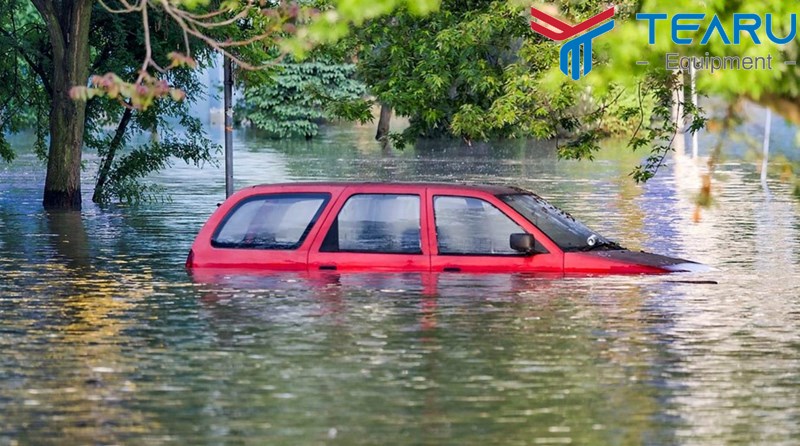 Xe ô tô bị ngập nước cần lưu ý một số biện pháp xử lý