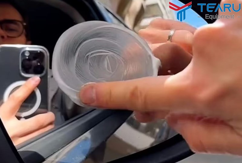Mới đây, một video bày mẹo xóa vết xước gương ô tô thu hút được 1,7 triệu lượt thích trên kênh Tiktok.