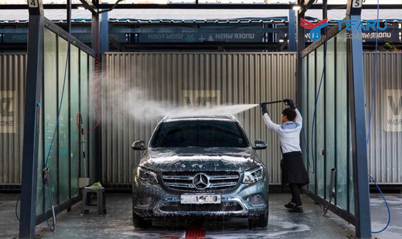Tiệm rửa xe ô tô Phú Trung