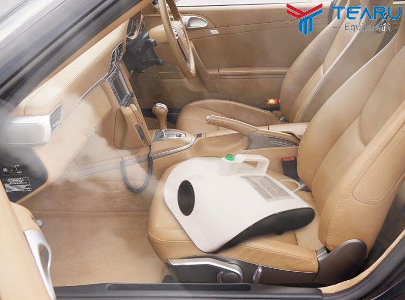 Sử dụng máy xông để khử mùi cho xe