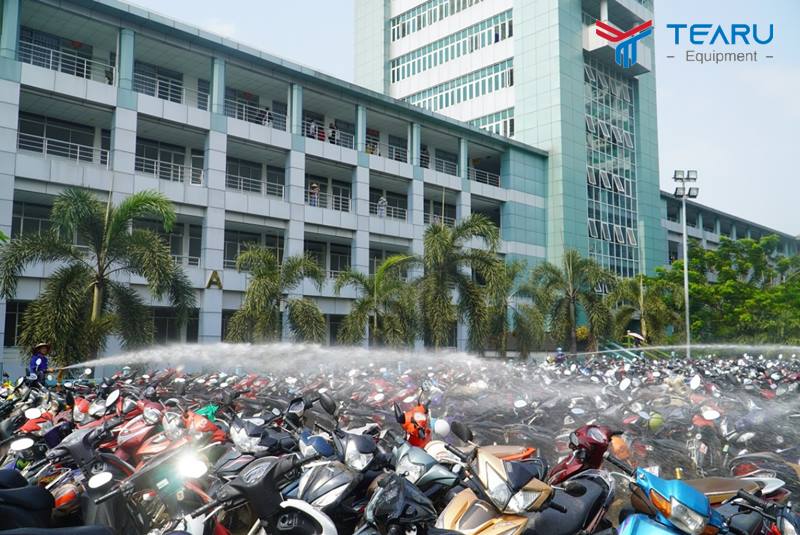 Tác hại khi tưới nước lên xe máy trong thời tiết nắng nóng - Xem ngay!