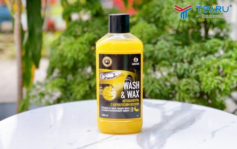 Dung dịch rửa xe siêu bóng Wash Wax là sự lựa chọn hoàn hảo khi tự rửa xe tại nhà 