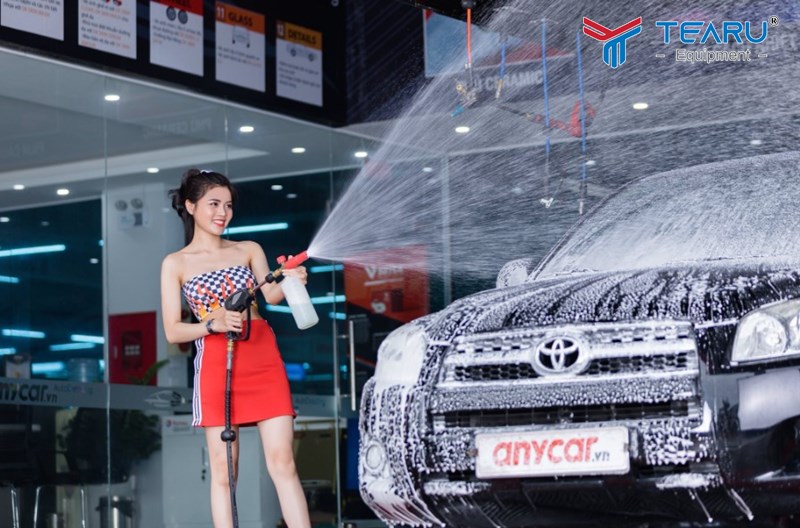 Luôn vệ sinh xe hơi sạch sẽ để phong thuỷ được tốt hơn 