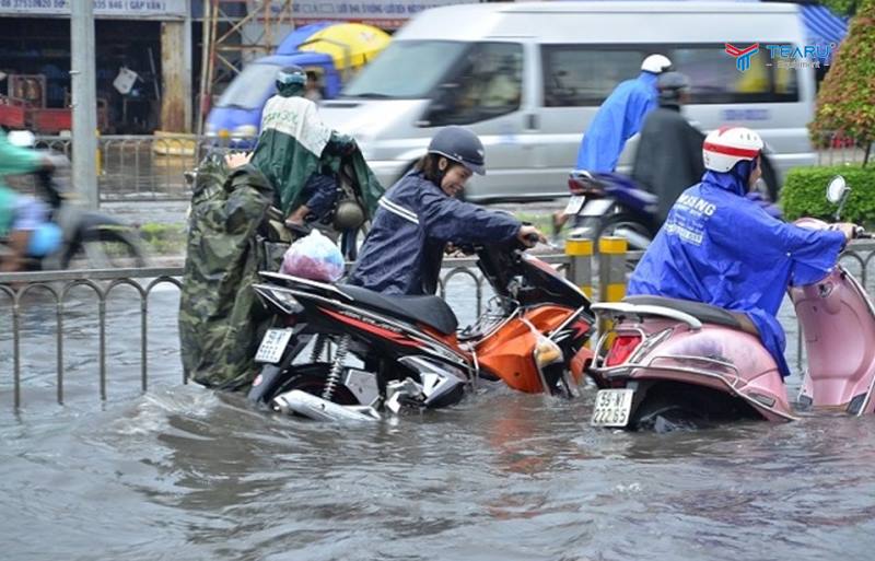 Bạn lỡ để xe chết máy thì phải đem đi rửa máy ngay