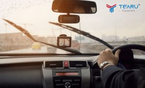 Có nhiều nguyên nhân khiến cho cần gạt mưa ô tô hoạt động không chịu dừng