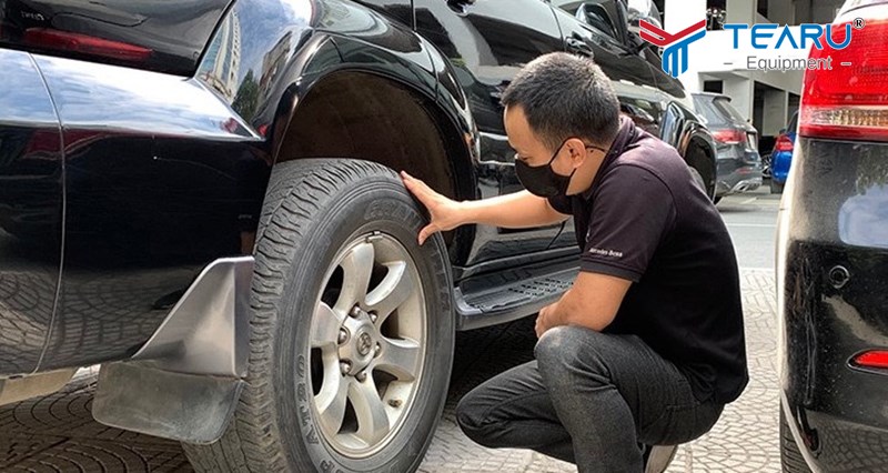 So sánh độ mòn của lốp và mã date 