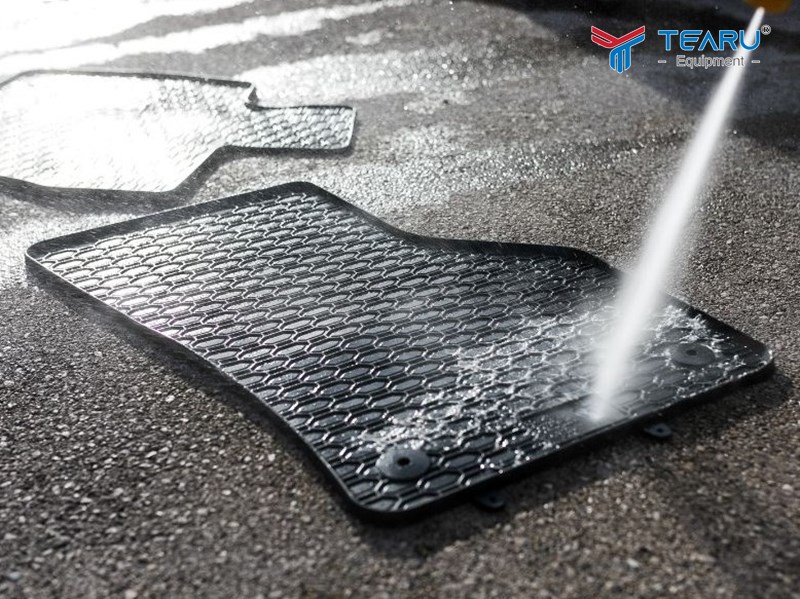7 Mẹo tách bụi bám sâu ở thảm xe