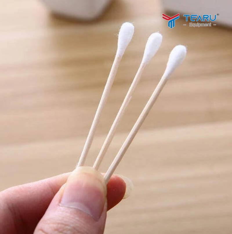Làm sạch quạt gió với tăm bông