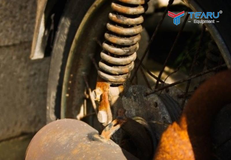 Rỉ sét xe trên máy