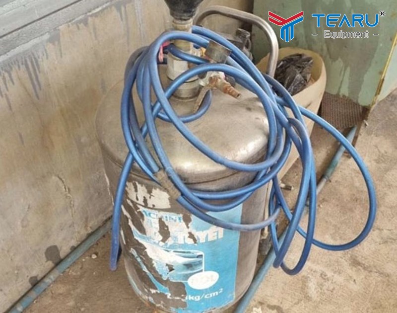 Có nhiều nguyên nhân khiến cho bình bọt tuyết bị rỉ sét 