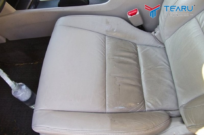 Các vết bẩn gây hại cho ghế da ô tô và cách khắc phục 