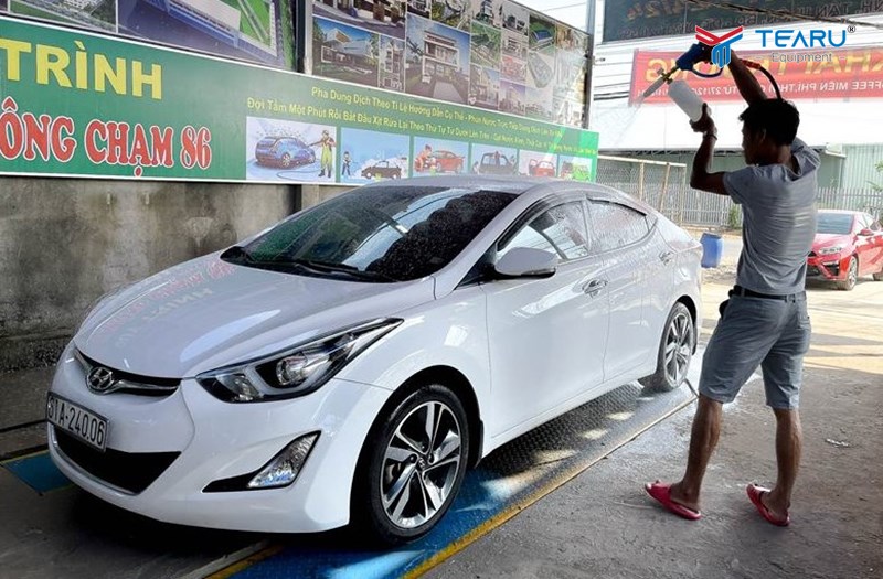 Có nhiều lý do bạn nên chọn bình bọt tuyết gắn máy rửa xe mini 