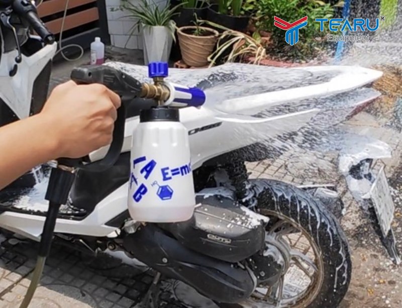 Cách sử dụng bình bọt tuyết cầm tay dùng khí nén 