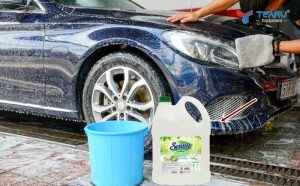 Có nên Rửa Xe Bằng Nước Lau Sàn không? Nên dùng loại nào?