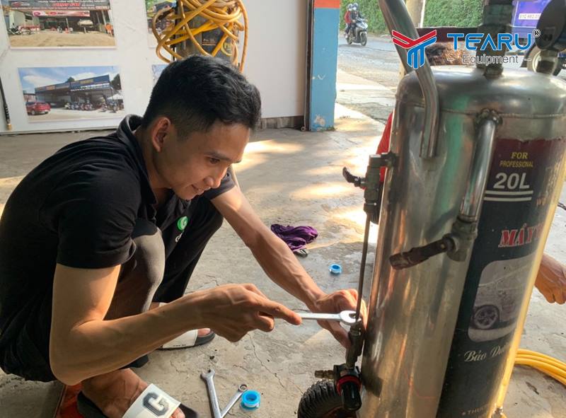 Nguyên nhân và cách khắc phục bình xịt bọt tuyết bị nghẹt