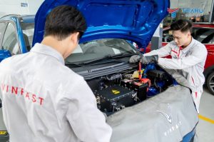 Tại sao bảo dưỡng xe xăng lại 'lằng nhằng' hơn xe điện?