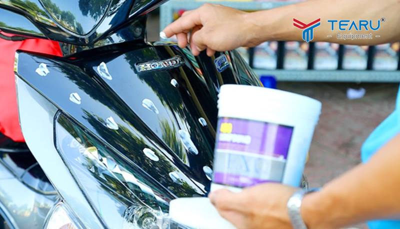 Đánh bóng bằng dung dịch chuyên dụng