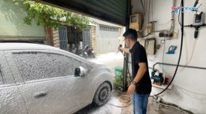 Máy phun bọt tuyết tự động cho các tiệm rửa xe chuyên nghiệp
