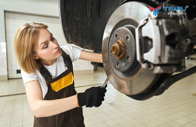 Cần bảo dưỡng phanh ô tô để hạn chế hư hỏng 
