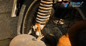 Thị trường có nhiều loại nước rửa rỉ sét xe máy