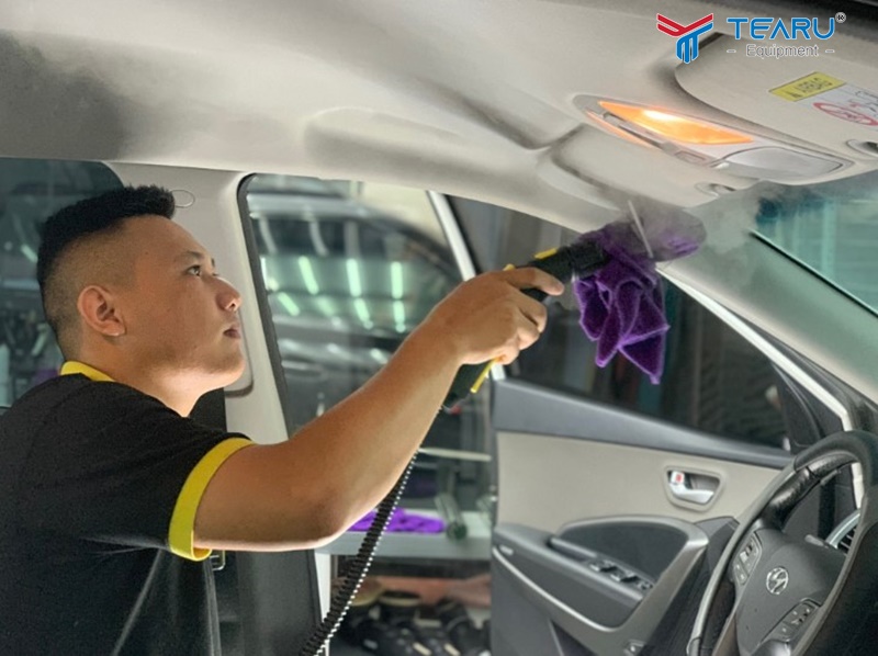 Dù là chất liệu gì cũng nên vệ sinh và bảo dưỡng trần xe đúng cách 