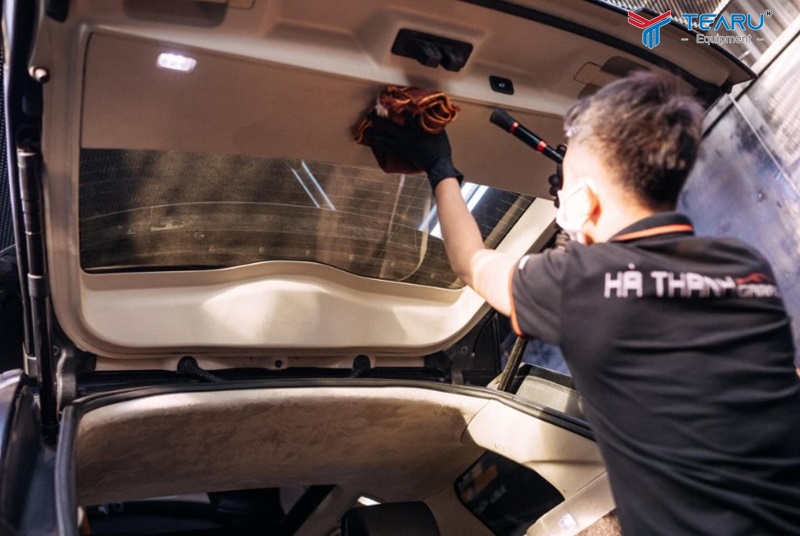Chú ý vệ sinh trần da xe ô tô 