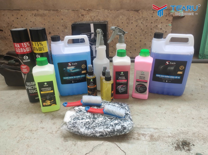 Dung dịch và dụng cụ rửa xe do Tearu cung cấp 