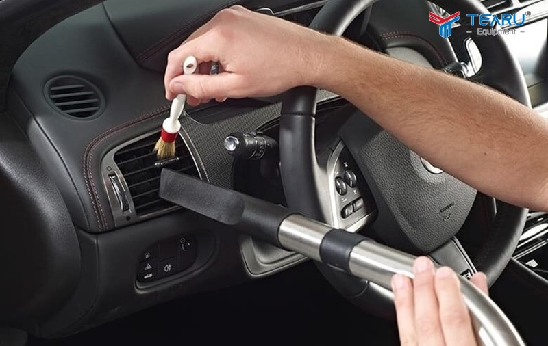 Cần duy trì một số thói quen để hạn chế mùi trong ô tô 