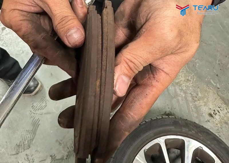 Má phanh ô tô mòn cỡ nào cần thay thế?