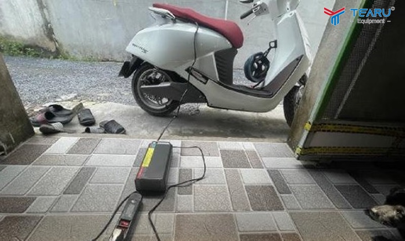 Sạc xe máy điện tại nhà thế nào cho an toàn? 2 Sạc ở khu vực thông thoáng, tránh cháy nổ