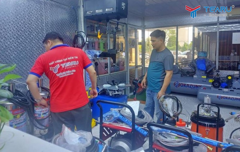 Cửa hàng thiết bị rửa xe lớn tại Hà Nội 