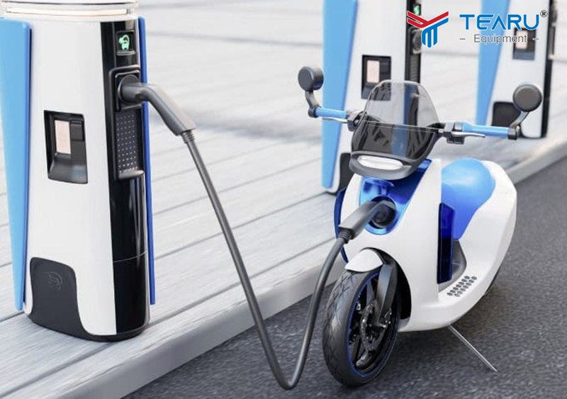 Để pin xe máy điện bền, sạc đúng cách là yếu tố quan trọng hàng đầu