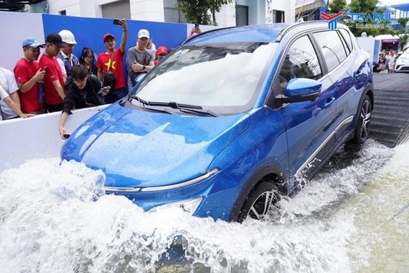 Cần chú ý khi di chuyển xe điện qua đoạn đường ngập nước 
