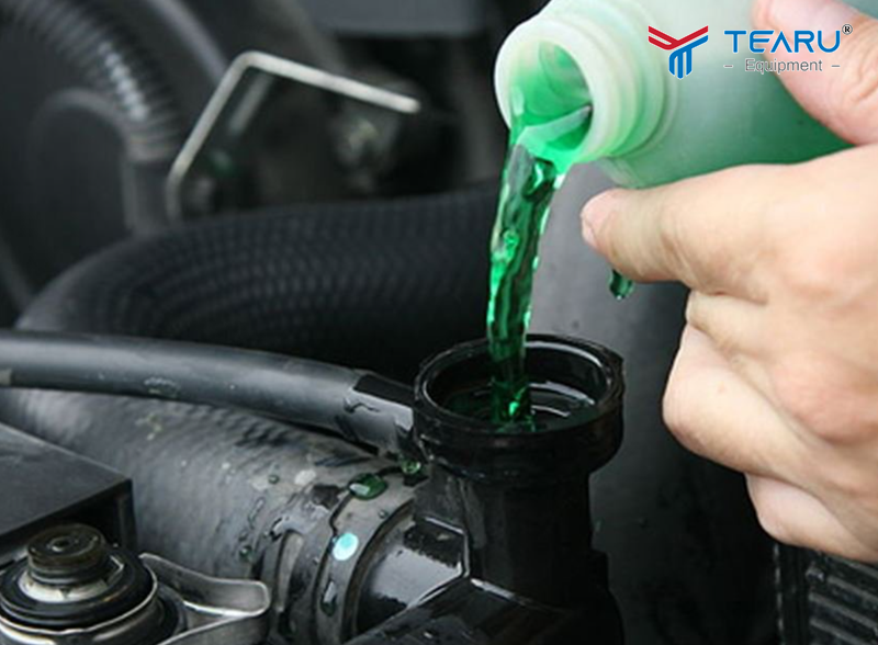 Bổ sung nước làm mát định kỳ 