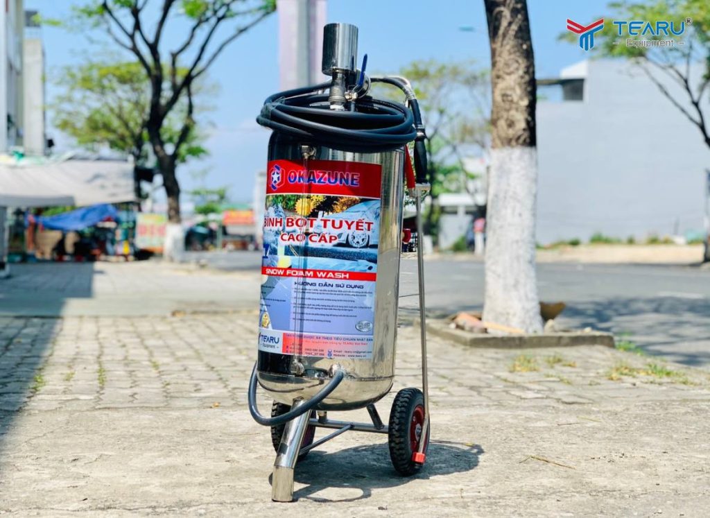 Mua Bình Rửa Xe Bọt Tuyết Ở Đâu Đà Nẵng Uy Tín, Chất Lượng Nhất Hiện Nay? 2 Bình rửa xe Okazune đang được các tiệm rửa xe, gara tin dùng