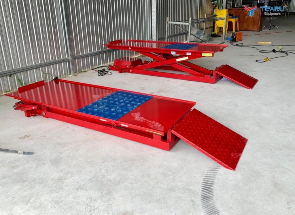 Bàn nâng hỗ trợ tháo lắp các chi tiết dưới gầm